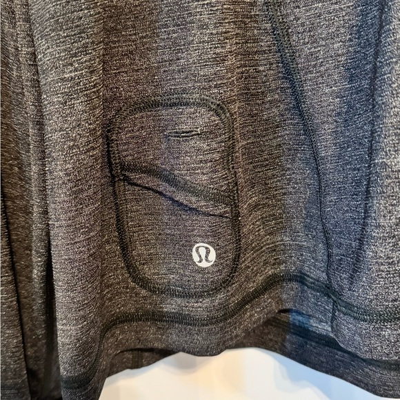 Lululemon long sleeved top, size 12 - Picture 3 of 4